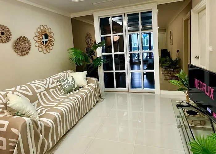 Bangrakhomey - Cozy Private In State Tower Apartment